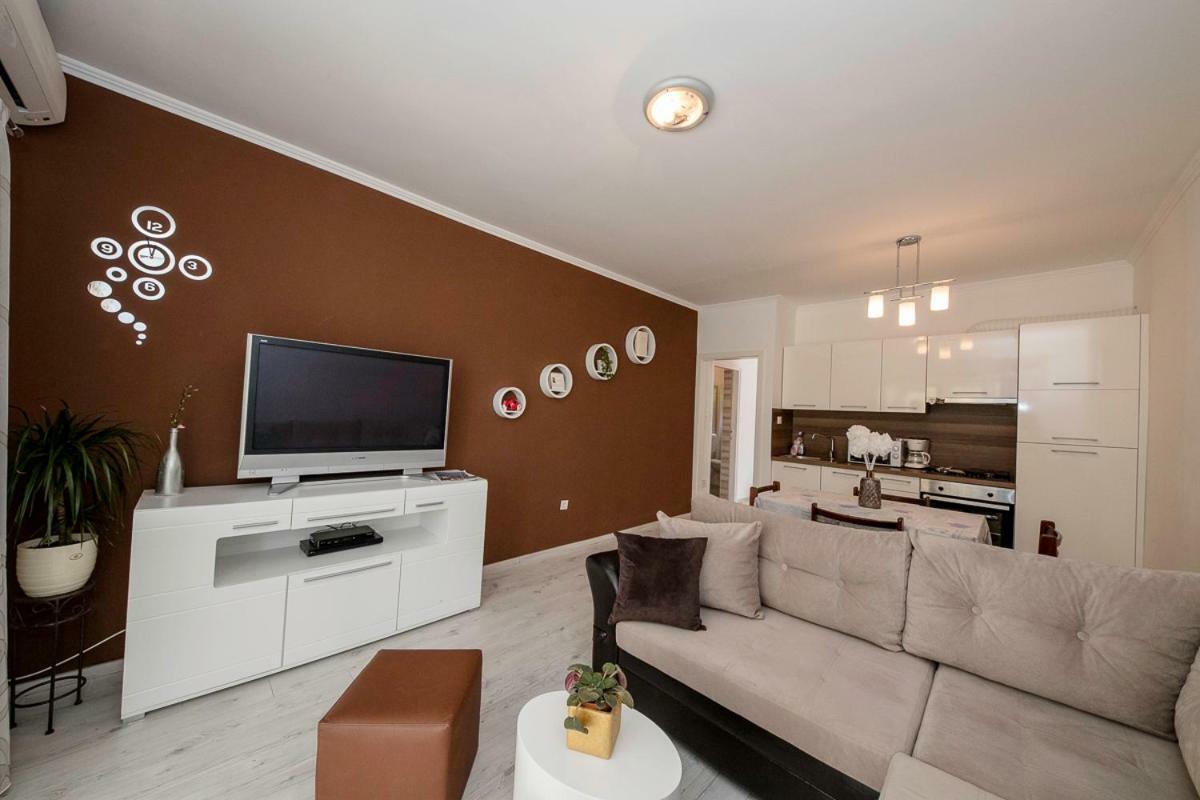 Apartman Jasmina Daire Banjol Dış mekan fotoğraf